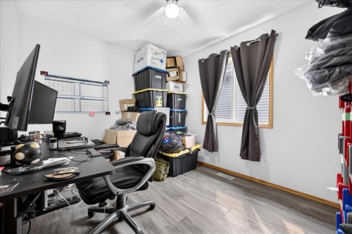 2745 Coopers Manor Sw, Airdrie, AB - Indoor Photo Showing Office