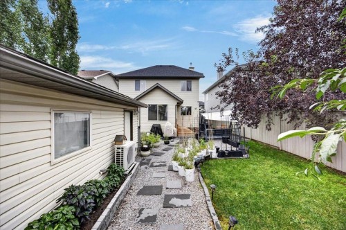2745 Coopers Manor Sw, Airdrie, AB - Outdoor