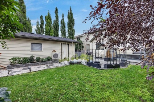 2745 Coopers Manor Sw, Airdrie, AB - Outdoor