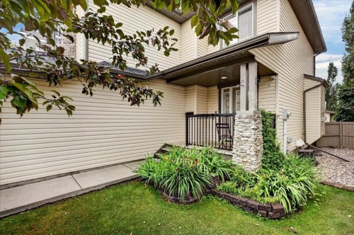 2745 Coopers Manor Sw, Airdrie, AB - Outdoor