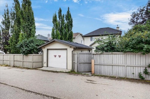 2745 Coopers Manor Sw, Airdrie, AB - Outdoor