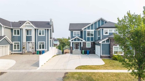 146 Canoe Crescent Sw, Airdrie, AB - Outdoor With Facade