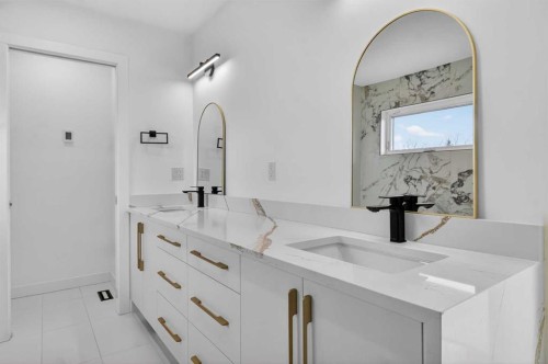 720 52 Avenue Sw, Calgary, AB - Indoor