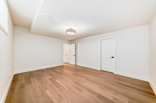 1612 49 Avenue Sw, Calgary, AB - Indoor Photo Showing Other Room