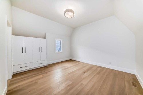 1612 49 Avenue Sw, Calgary, AB - Indoor Photo Showing Other Room