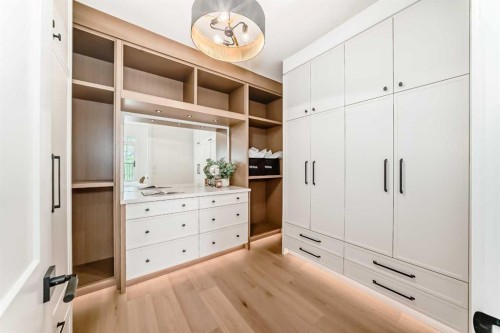 1612 49 Avenue Sw, Calgary, AB - Indoor Photo Showing Other Room