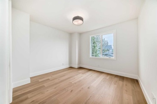 1612 49 Avenue Sw, Calgary, AB - Indoor Photo Showing Other Room