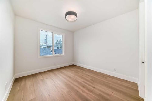 1612 49 Avenue Sw, Calgary, AB - Indoor Photo Showing Other Room