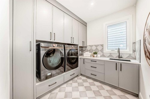 1612 49 Avenue Sw, Calgary, AB - Indoor Photo Showing Laundry Room