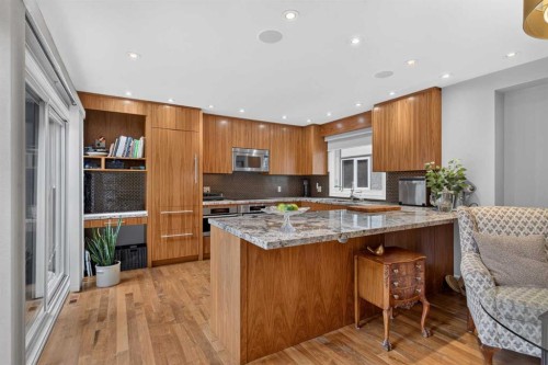 6-1726 8 Avenue Nw, Calgary, AB - Indoor Photo Showing Kitchen With Upgraded Kitchen