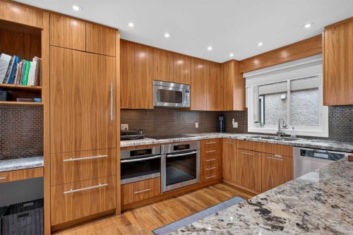6-1726 8 Avenue Nw, Calgary, AB - Indoor Photo Showing Kitchen With Upgraded Kitchen