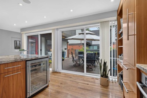 6-1726 8 Avenue Nw, Calgary, AB - Indoor