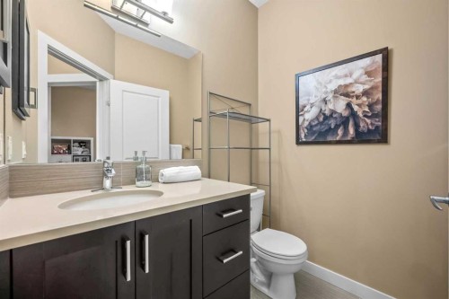63 Cortina Villas Sw, Calgary, AB - Indoor Photo Showing Bathroom