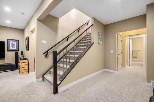 63 Cortina Villas Sw, Calgary, AB - Indoor Photo Showing Other Room