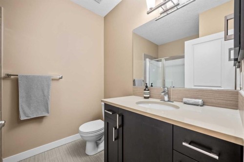 63 Cortina Villas Sw, Calgary, AB - Indoor Photo Showing Bathroom