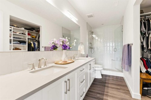 25 Quarry Common Se, Calgary, AB - Indoor Photo Showing Bathroom