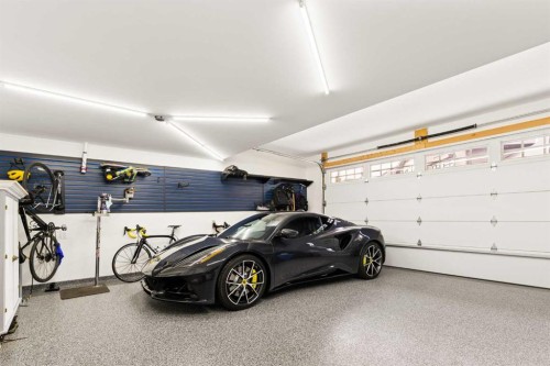 25 Quarry Common Se, Calgary, AB - Indoor Photo Showing Garage