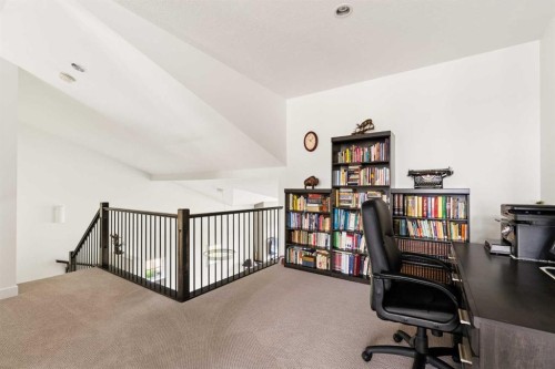 25 Quarry Common Se, Calgary, AB - Indoor Photo Showing Office