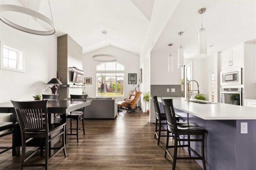 25 Quarry Common Se, Calgary, AB - Indoor