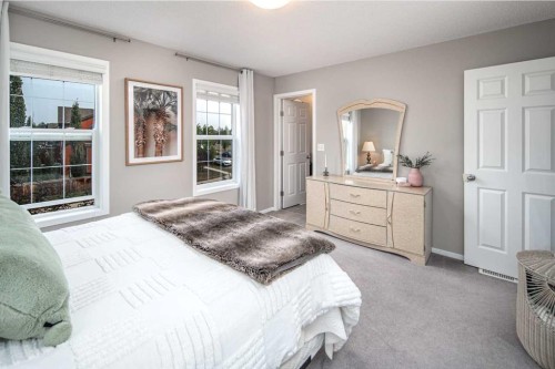 264 Chaparral Valley Square Se, Calgary, AB - Indoor Photo Showing Bedroom