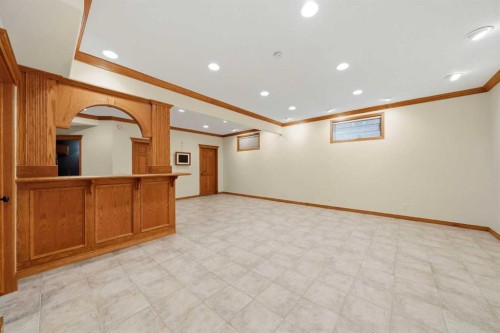 250 Diamond Drive Se, Calgary, AB - Indoor Photo Showing Other Room
