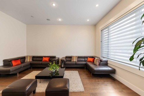 2020 37 Street Sw, Calgary, AB - Indoor