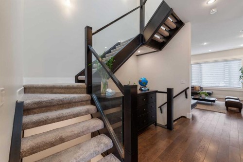 2020 37 Street Sw, Calgary, AB - Indoor Photo Showing Other Room