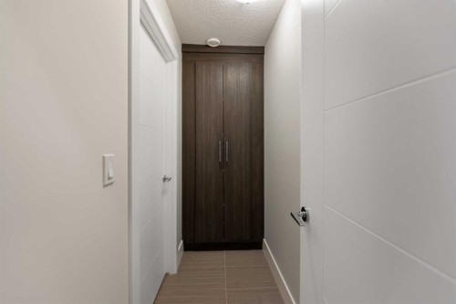 2020 37 Street Sw, Calgary, AB - Indoor Photo Showing Other Room