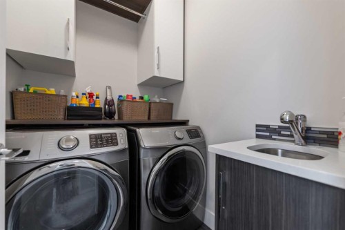 2020 37 Street Sw, Calgary, AB - Indoor Photo Showing Laundry Room