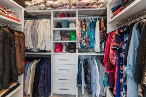 2020 37 Street Sw, Calgary, AB - Indoor With Storage