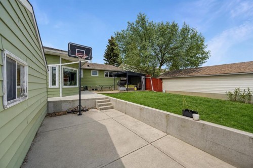 5835 28 Avenue Ne, Calgary, AB - Outdoor