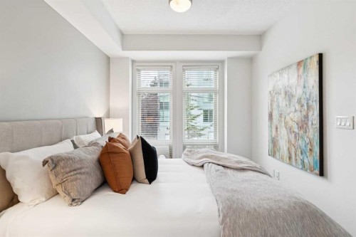 208-323 20 Avenue Sw, Calgary, AB - Indoor Photo Showing Bedroom