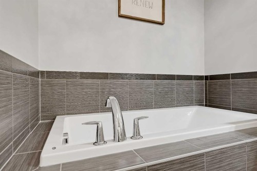 268 Rainbow Falls Way, Chestermere, AB - Indoor Photo Showing Bathroom