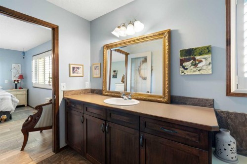 382 Tuscany Ravine Road Nw, Calgary, AB - Indoor Photo Showing Bathroom