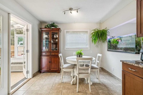 731 Archwood Road Se, Calgary, AB - Indoor Photo Showing Dining Room