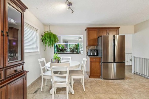 731 Archwood Road Se, Calgary, AB - Indoor Photo Showing Other Room