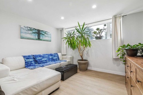 731 Archwood Road Se, Calgary, AB - Indoor