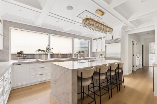 79 Bel-Aire Place Sw, Calgary, AB - Indoor Photo Showing Kitchen With Upgraded Kitchen