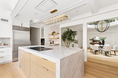 79 Bel-Aire Place Sw, Calgary, AB - Indoor Photo Showing Kitchen With Upgraded Kitchen