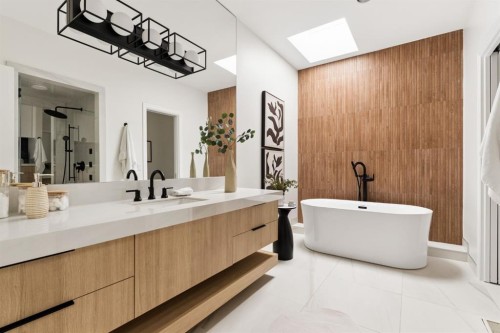 79 Bel-Aire Place Sw, Calgary, AB - Indoor Photo Showing Bathroom