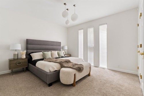 79 Bel-Aire Place Sw, Calgary, AB - Indoor Photo Showing Bedroom