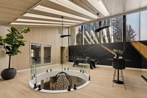 79 Bel-Aire Place Sw, Calgary, AB - Indoor Photo Showing Other Room