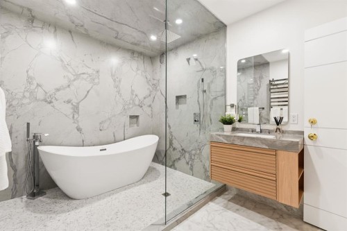79 Bel-Aire Place Sw, Calgary, AB - Indoor Photo Showing Bathroom