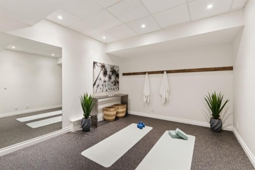 79 Bel-Aire Place Sw, Calgary, AB - Indoor Photo Showing Other Room