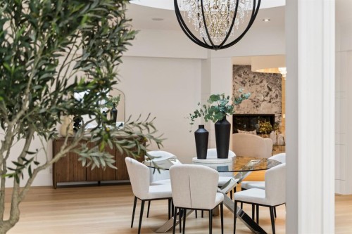 79 Bel-Aire Place Sw, Calgary, AB - Indoor Photo Showing Dining Room