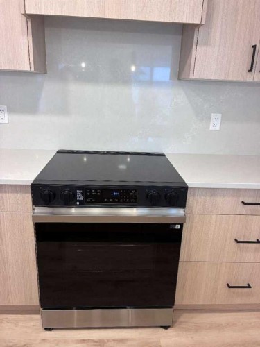 103-4270 Norford Avenue Nw, Calgary, AB - Indoor Photo Showing Kitchen
