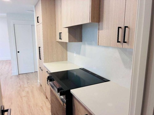103-4270 Norford Avenue Nw, Calgary, AB - Indoor Photo Showing Kitchen