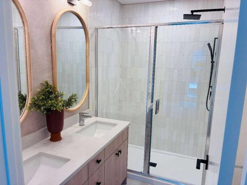 103-4270 Norford Avenue Nw, Calgary, AB - Indoor Photo Showing Bathroom