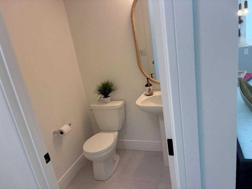 103-4270 Norford Avenue Nw, Calgary, AB - Indoor Photo Showing Bathroom