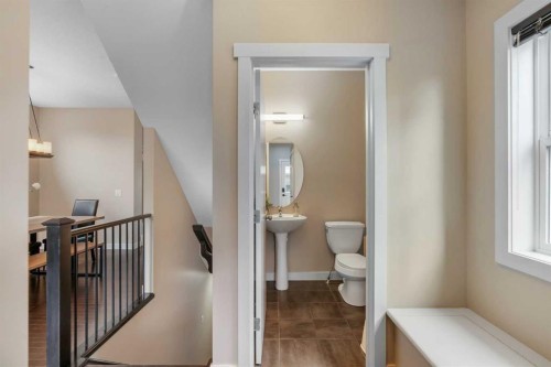 360 Marquis Heights Se, Calgary, AB - Indoor